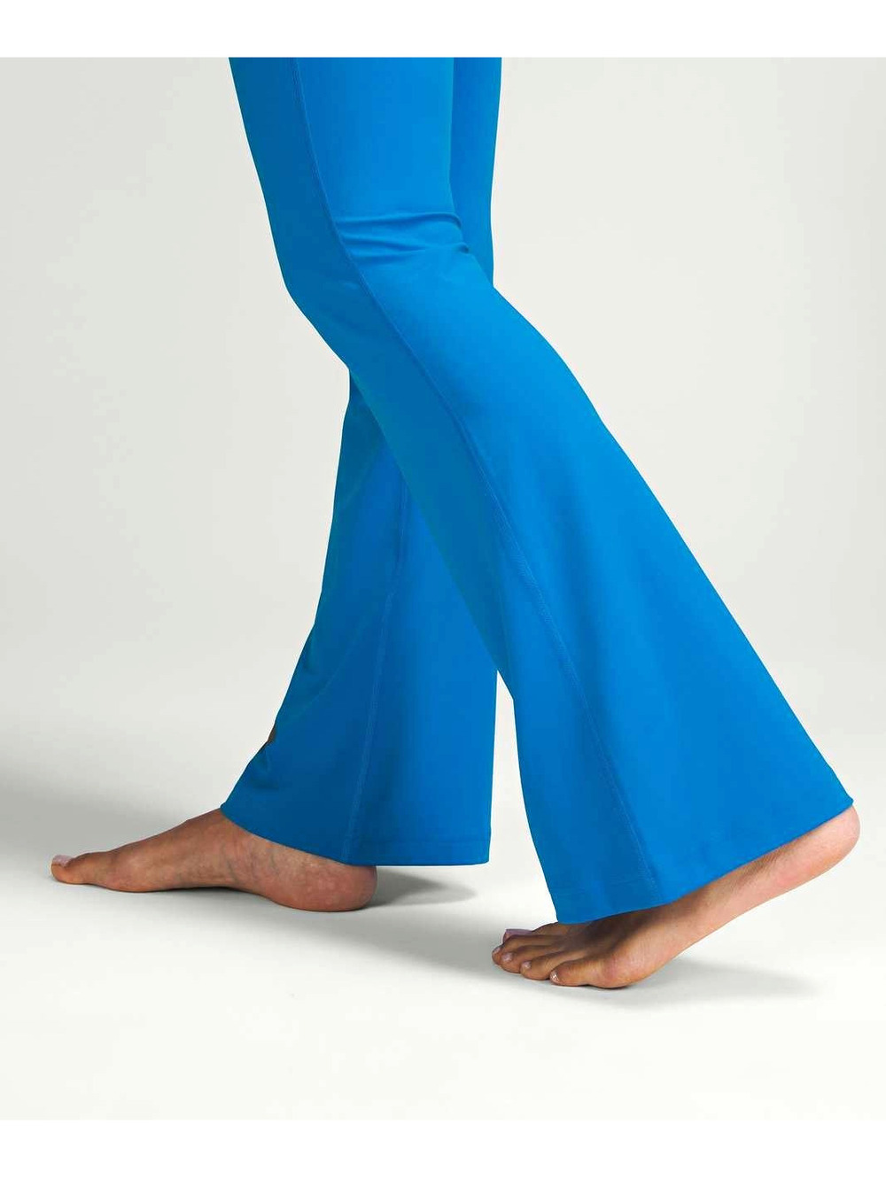 Lululemon Groove Super-High-Rise Flared Pant Poolside blue sz 8 EUC #1032